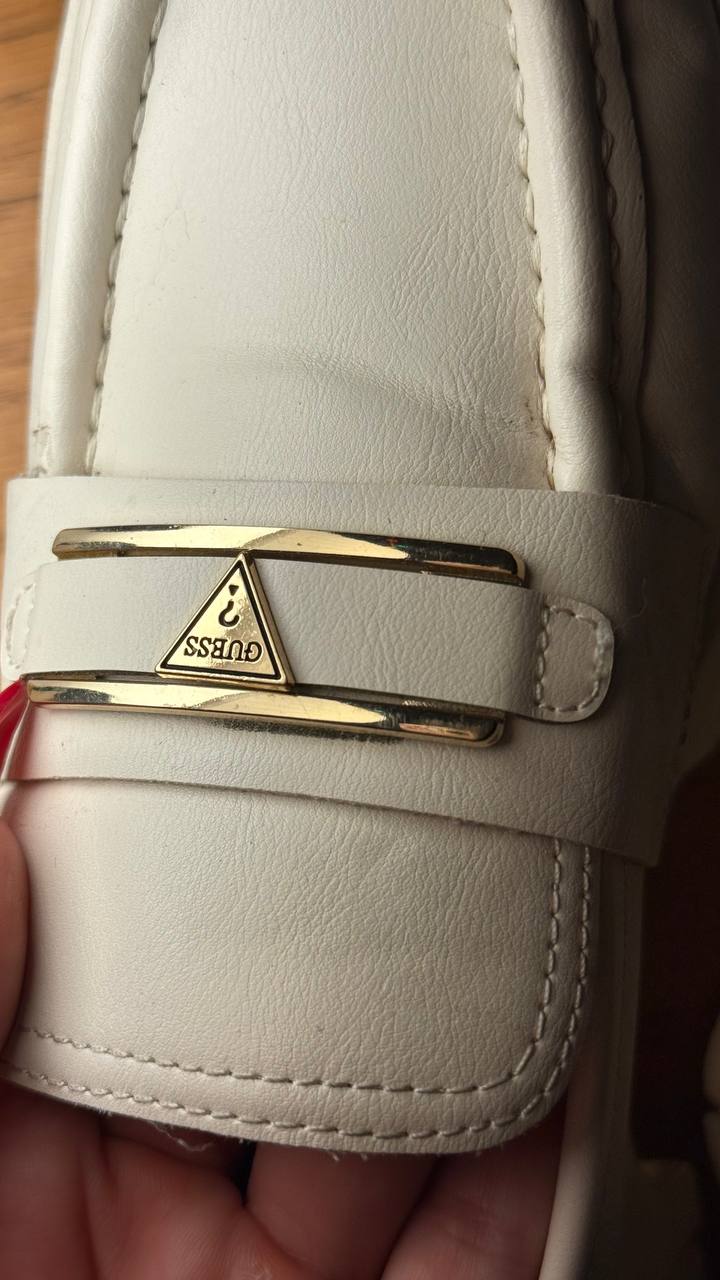 Белые лоферы Guess, размер 38,5-39