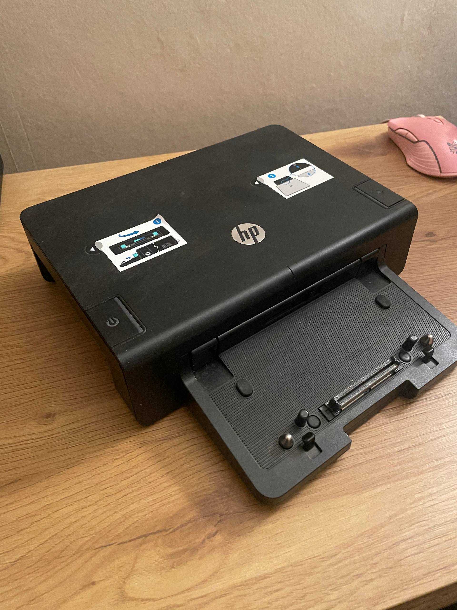 Ноутбук HP с док-станцией