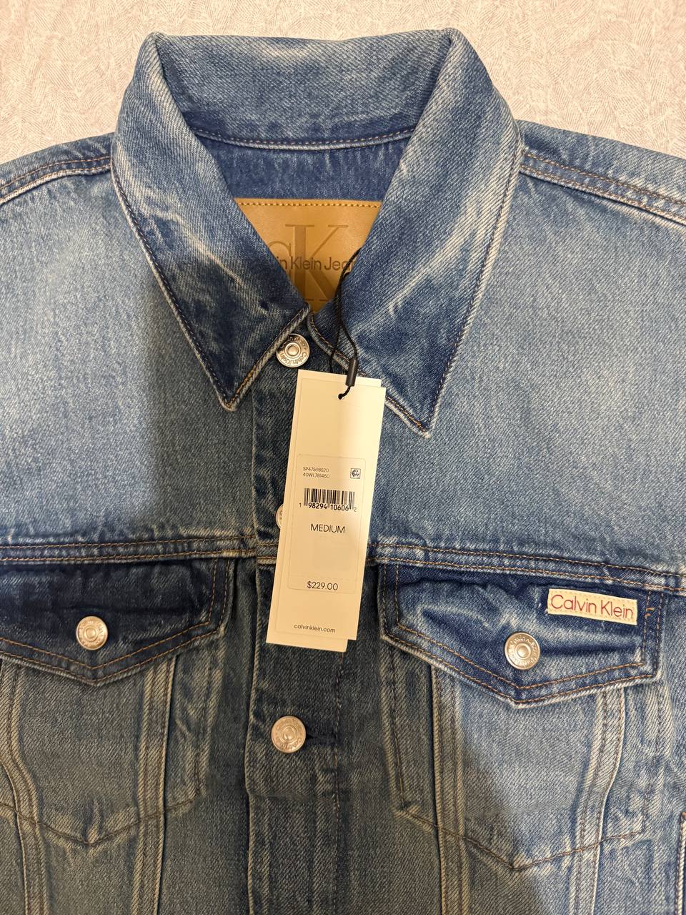 Женская куртка Calvin Klein, размер M