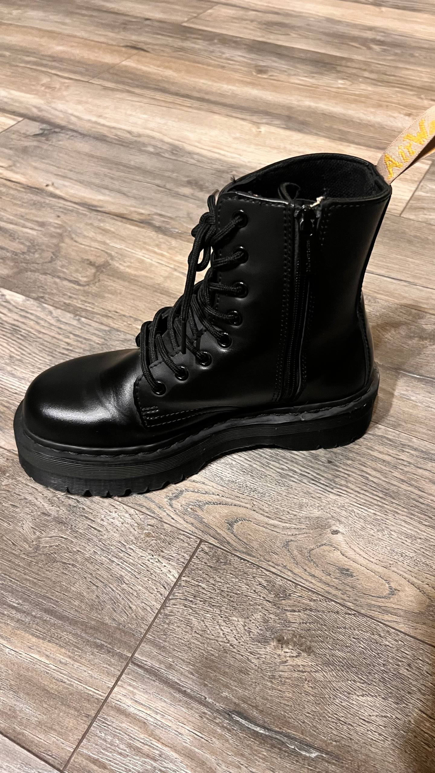 Ботинки Dr. Martens Vegan Jadon II Boot Mono Platform