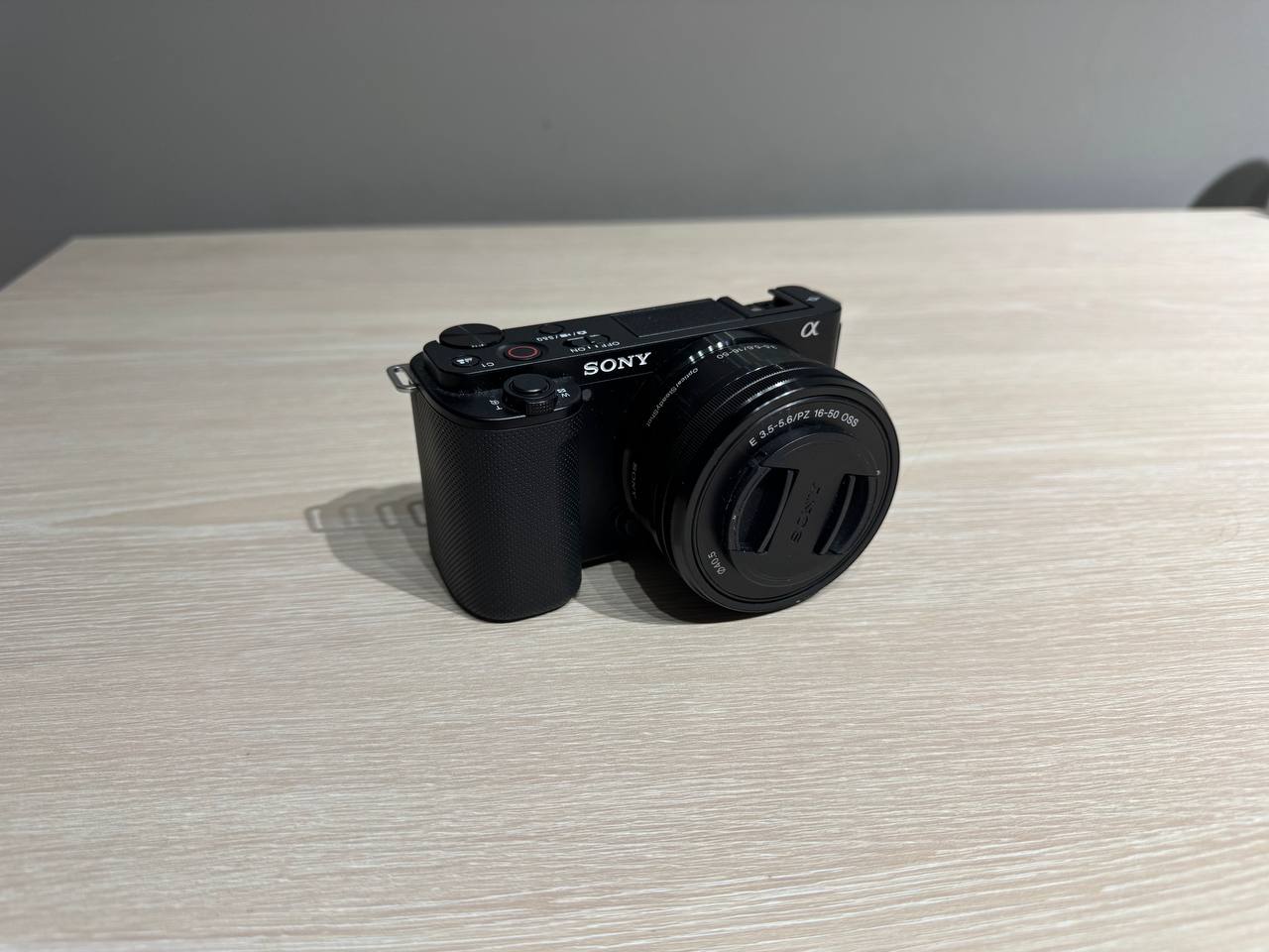 Sony ZV-E10 с китовым объективом