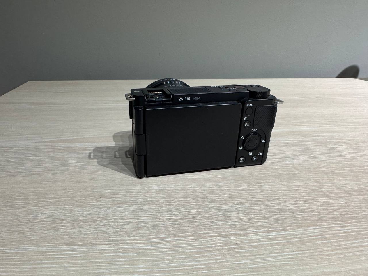 Sony ZV-E10 с китовым объективом