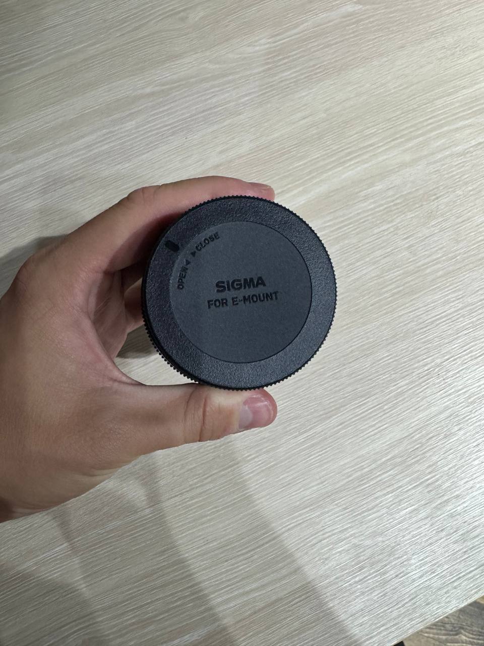 Объектив Sigma 16mm DC DN