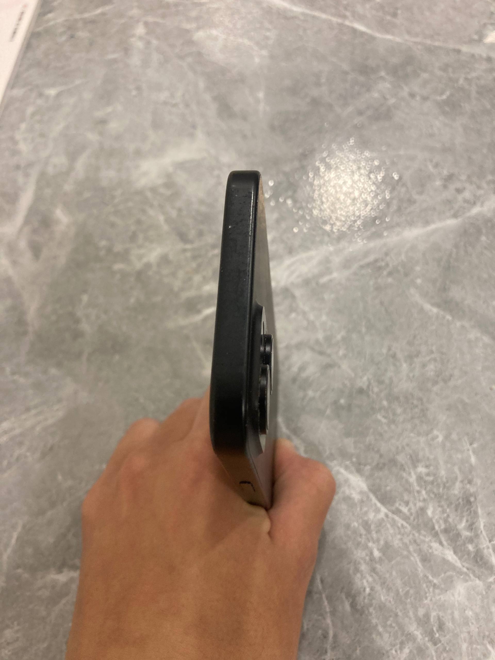 iPhone 15, 2 физические SIM, АКБ 81%