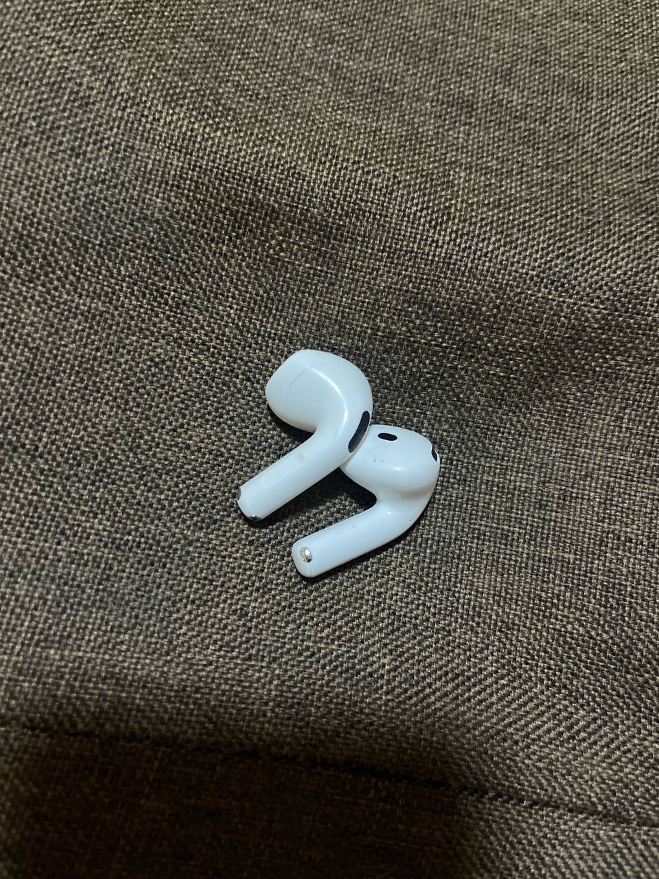 Apple AirPods 4 (без кейса)