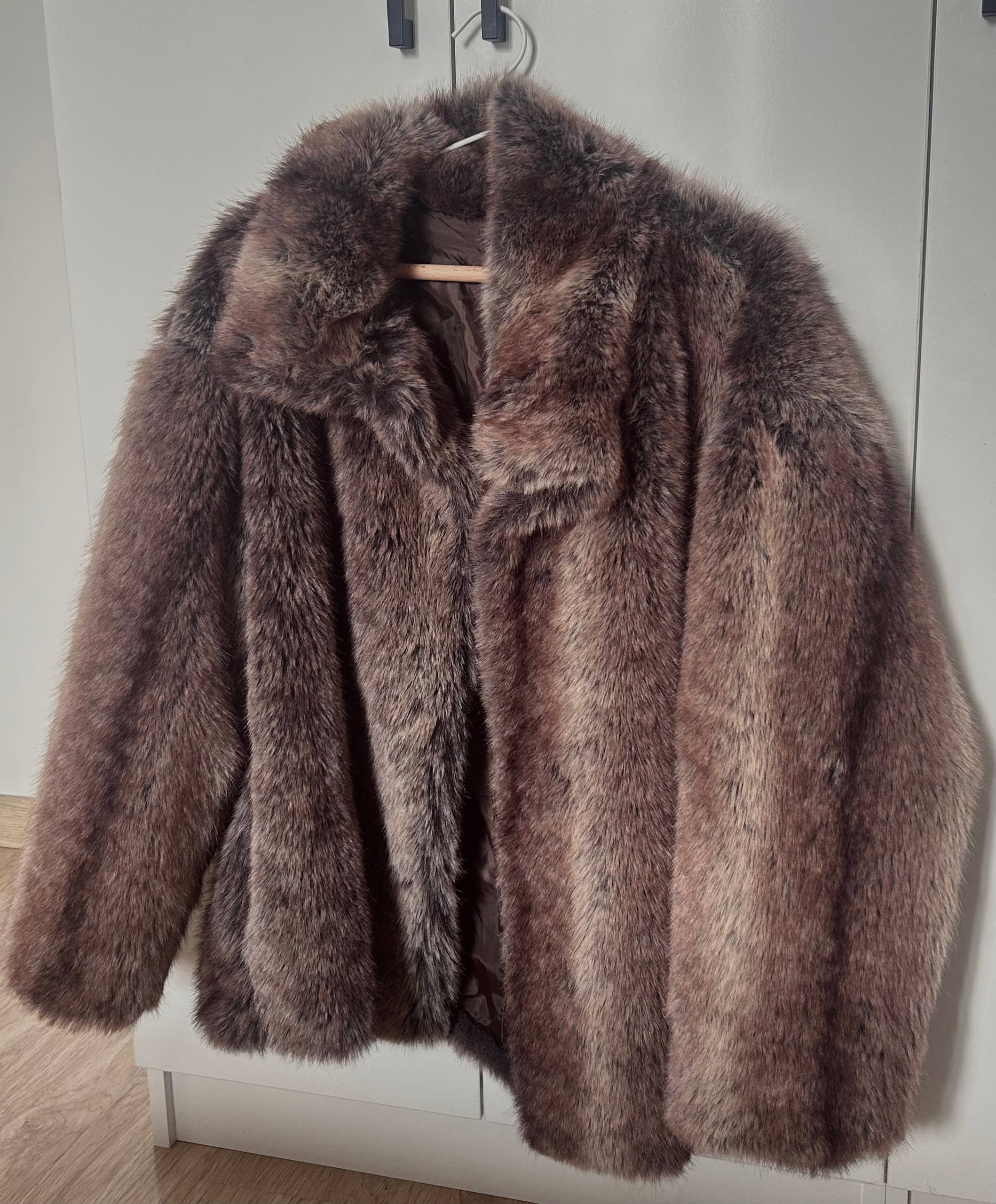 Искусственная шуба Primark, размер M–L