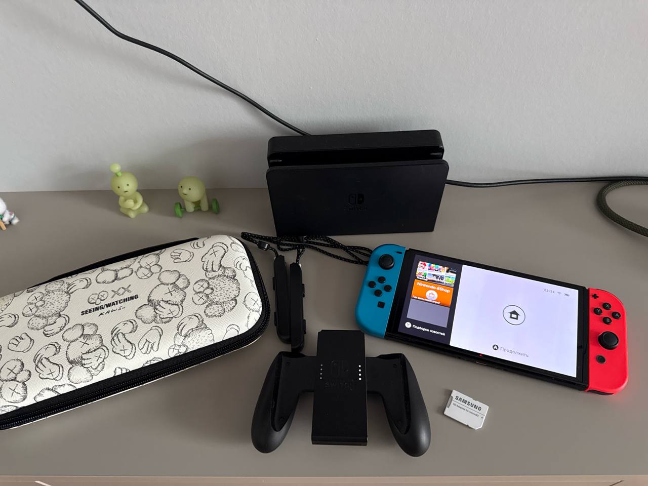 Прошитый Nintendo Switch OLED с MicroSD и чехлом