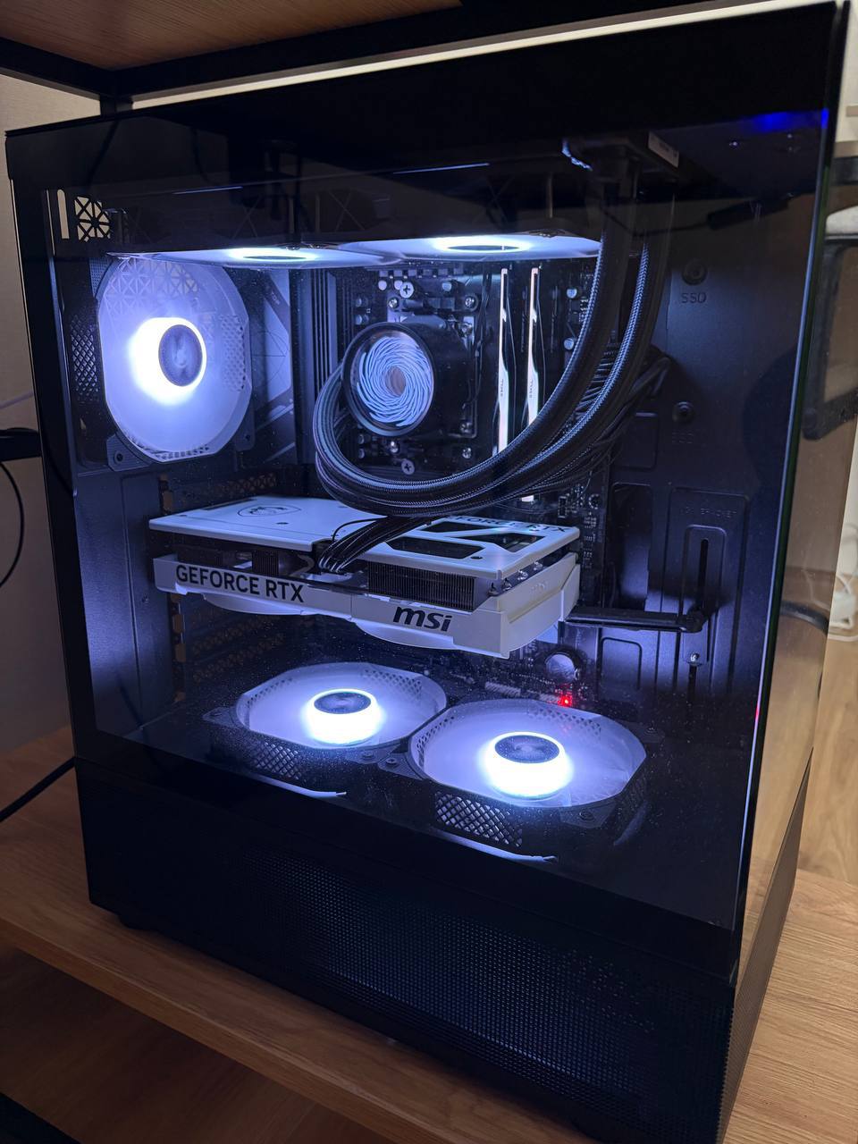 Игровой ПК: Ryzen 7 7800X3D, RTX 5070 12GB, 32GB DDR5, 1TB SSD
