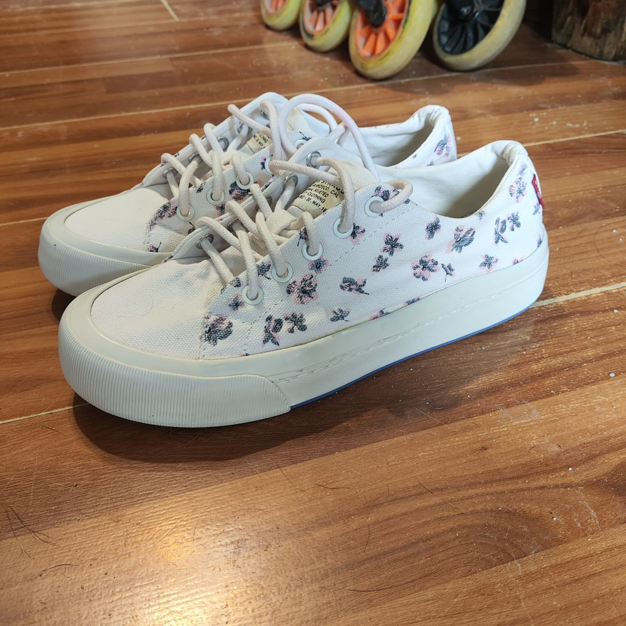 Кеды Levi's Women's Emma Floral Fashion, р. 38