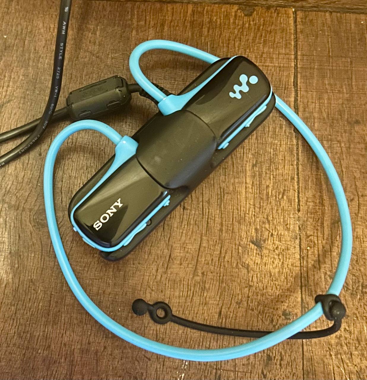MP3 плеер-наушники Sony Walkman NWZ-W273 4GB
