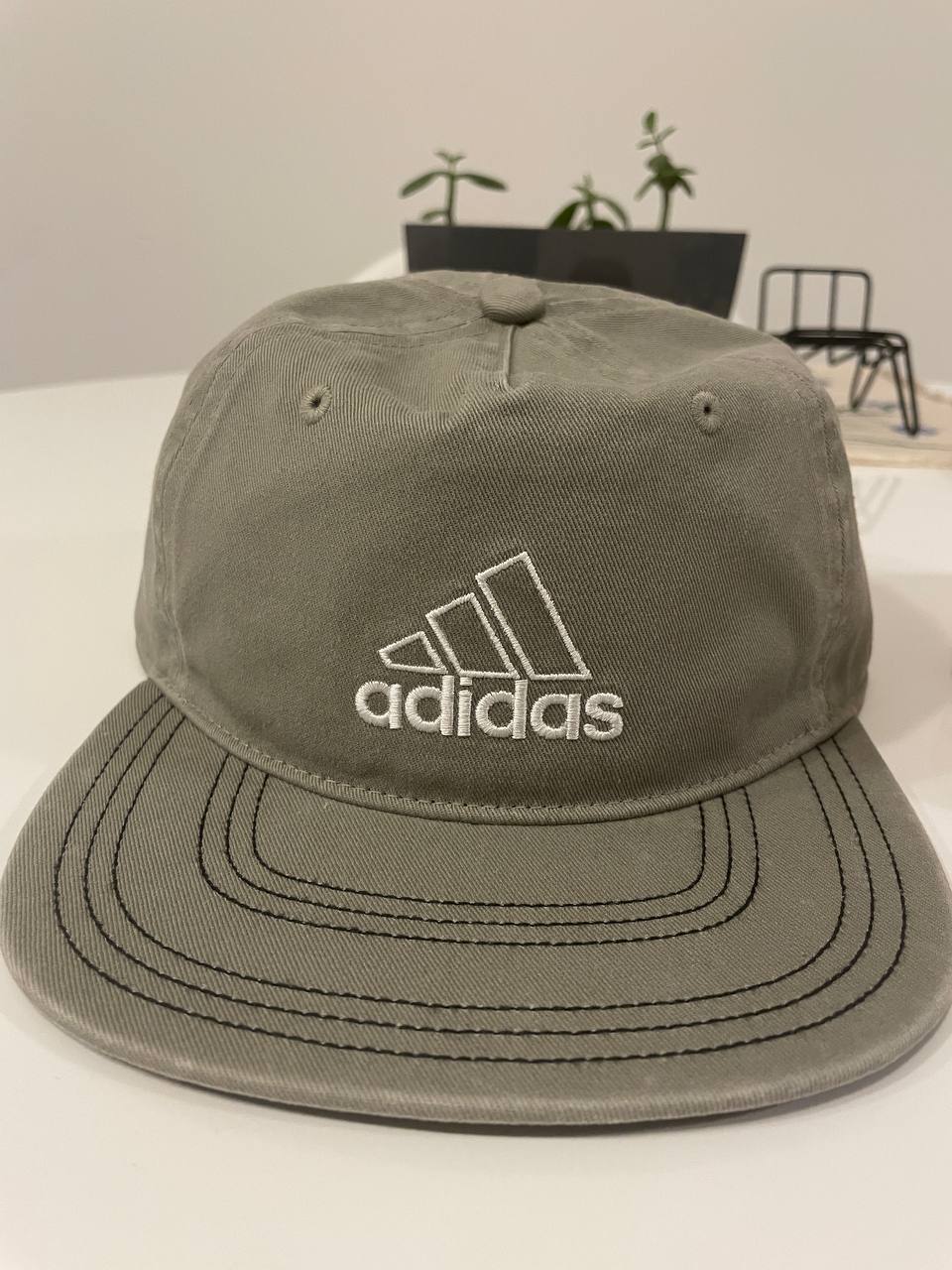 Кепка Adidas серая, новая