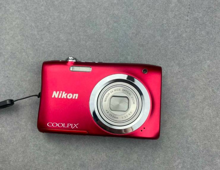 Цифровая камера Nikon COOLPIX S2800
