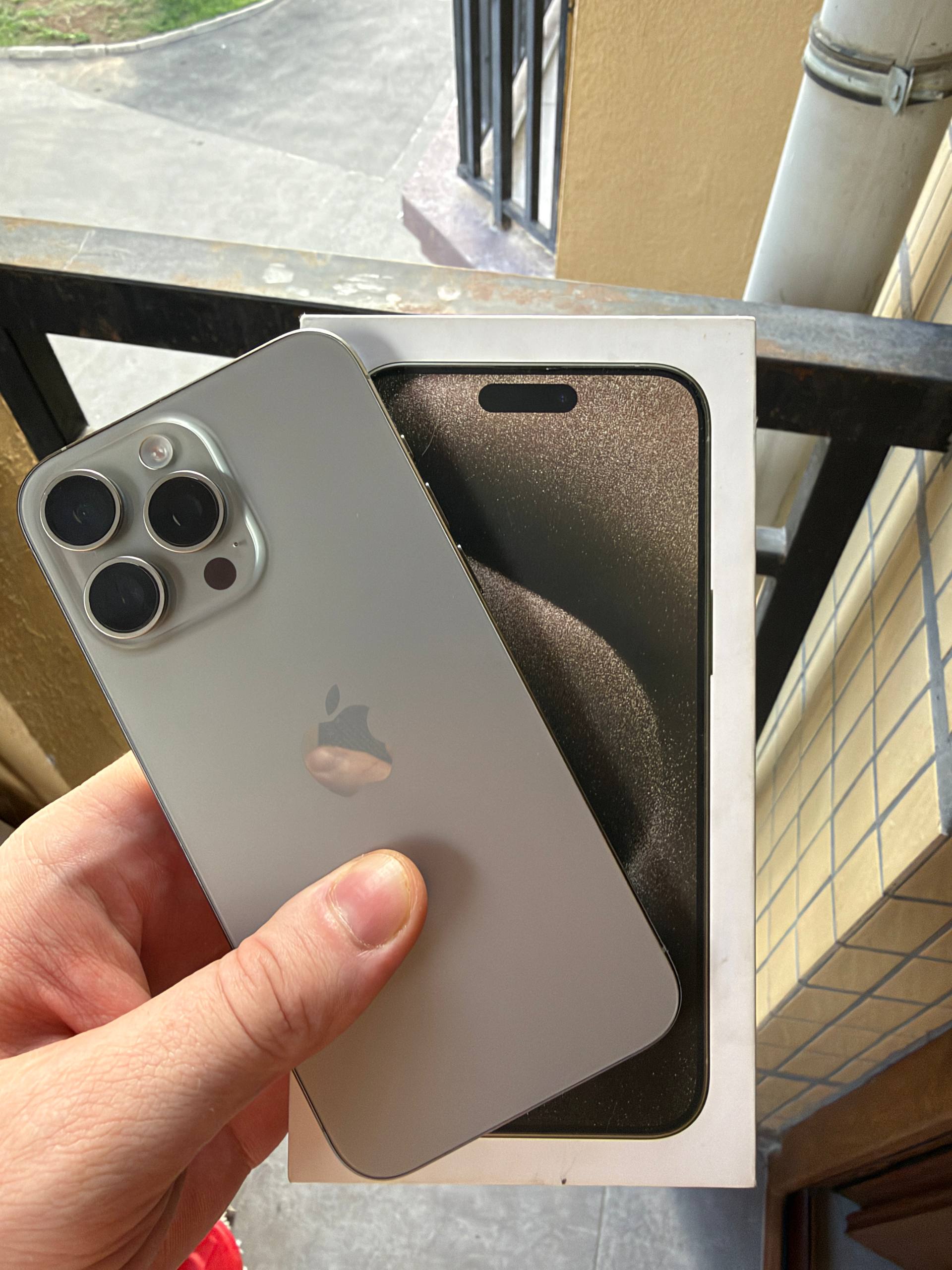 iPhone 15 Pro Max 256GB, SIM+eSIM