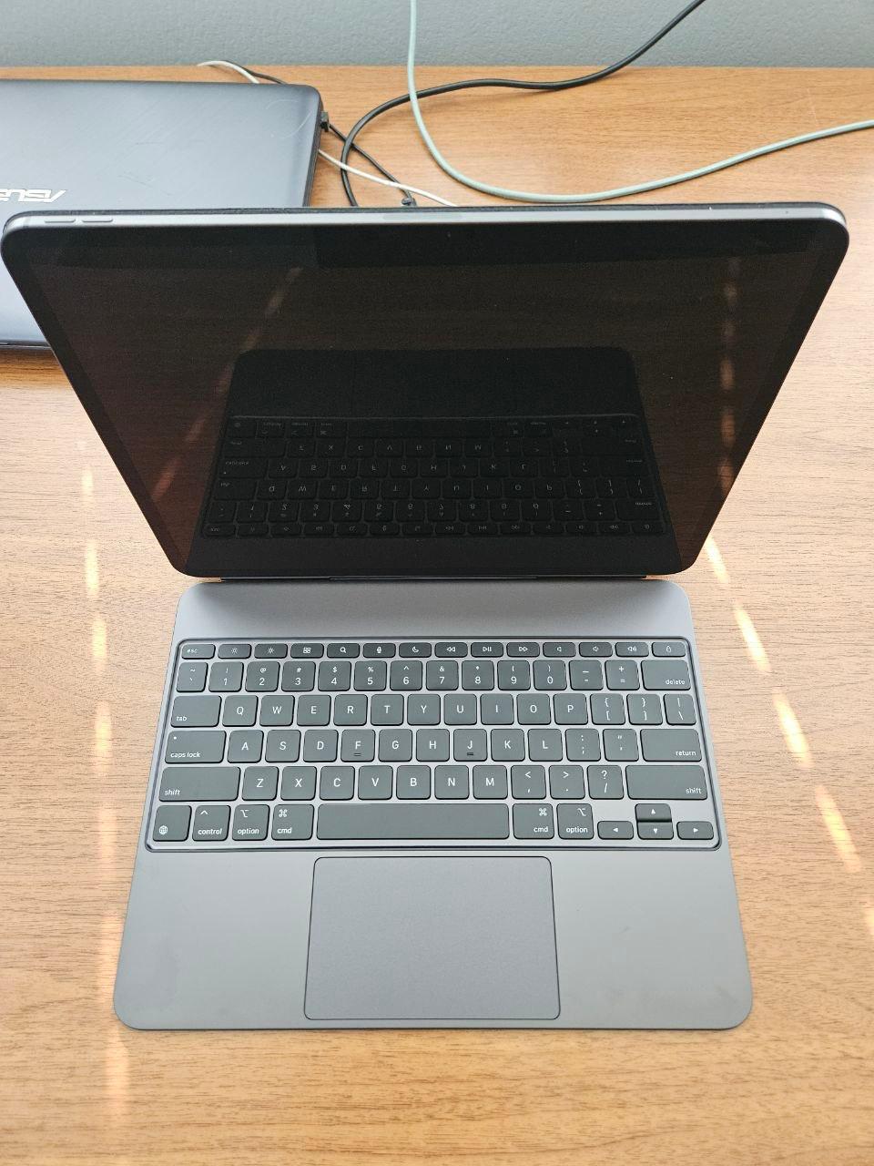 iPad Pro 13" M5 2TB + Magic Keyboard и Apple Pencil