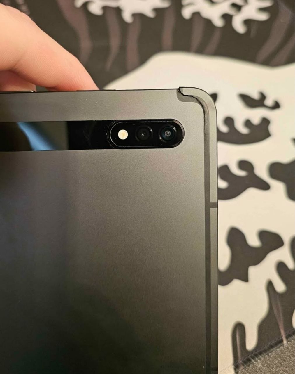 Samsung Galaxy Tab S8 с чехлом-клавиатурой и S Pen