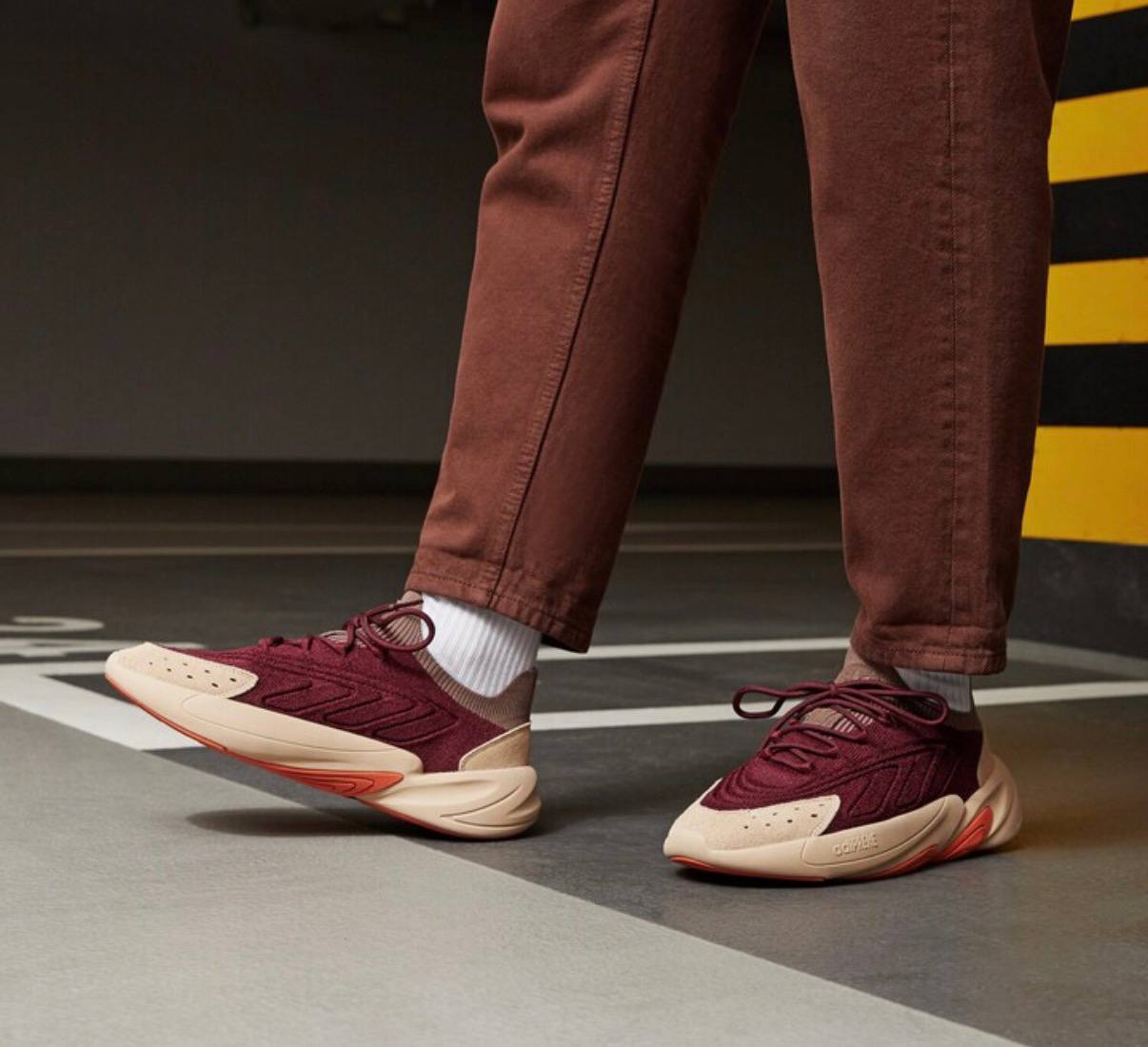 Кроссовки Adidas OZELIA KNT, размер 40