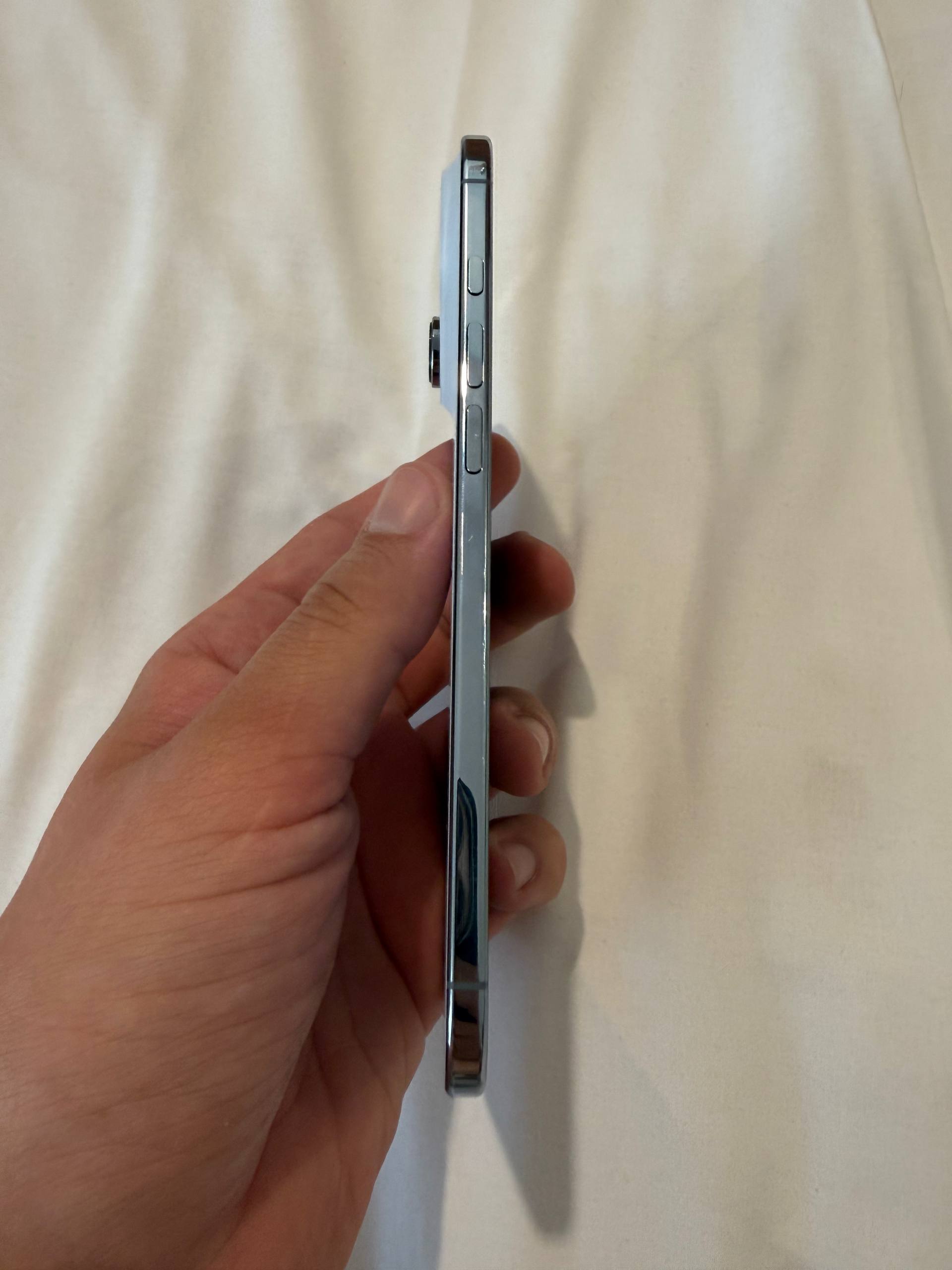iPhone Air 512GB голубой