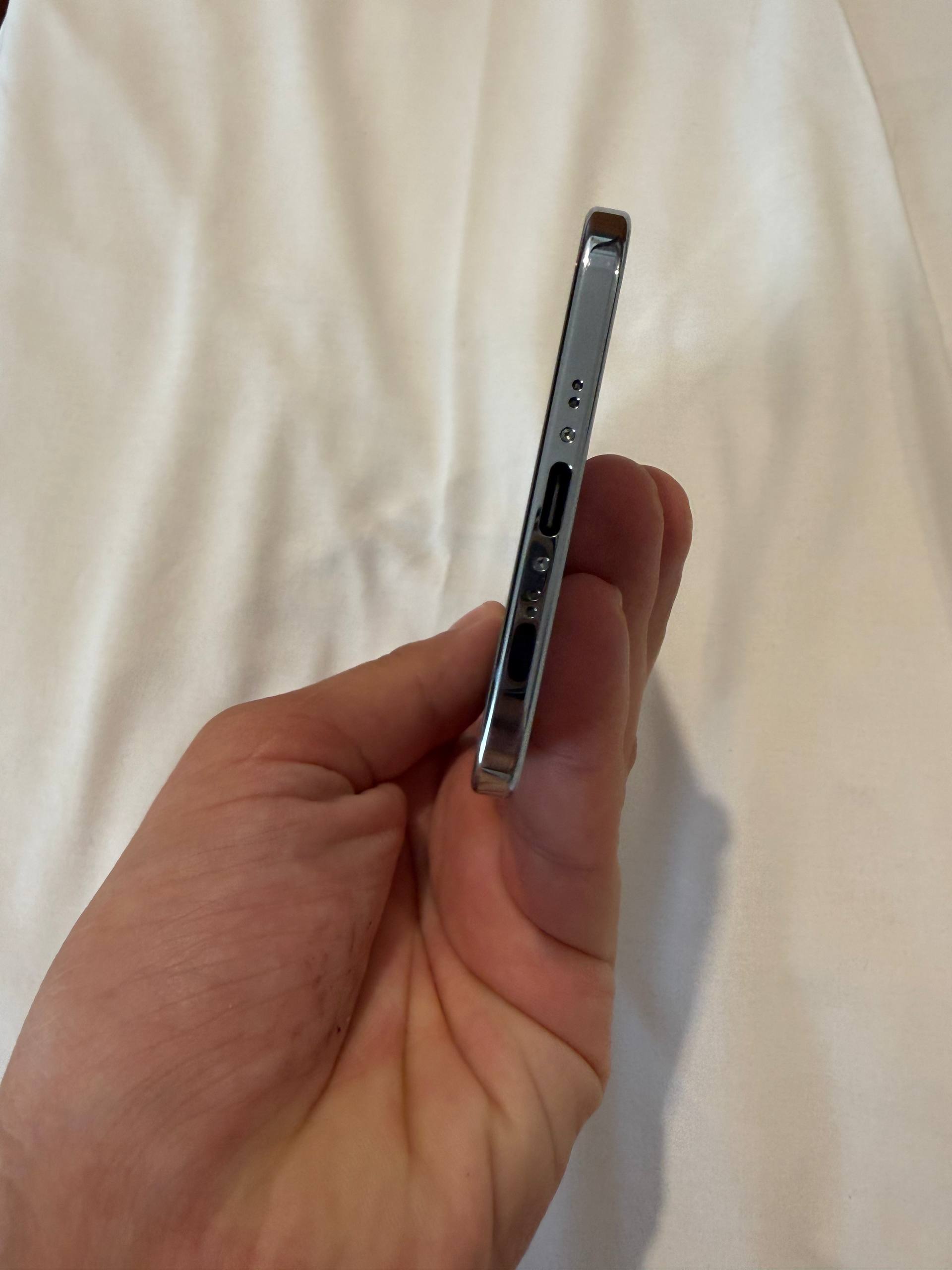 iPhone Air 512GB голубой