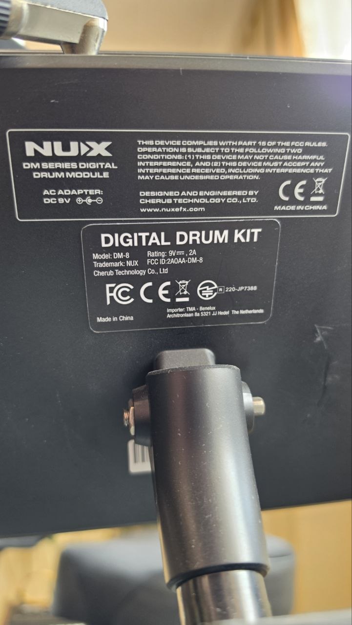 Электронные барабаны NUX DM-8 с усилителем, стулом и изолирующим полом