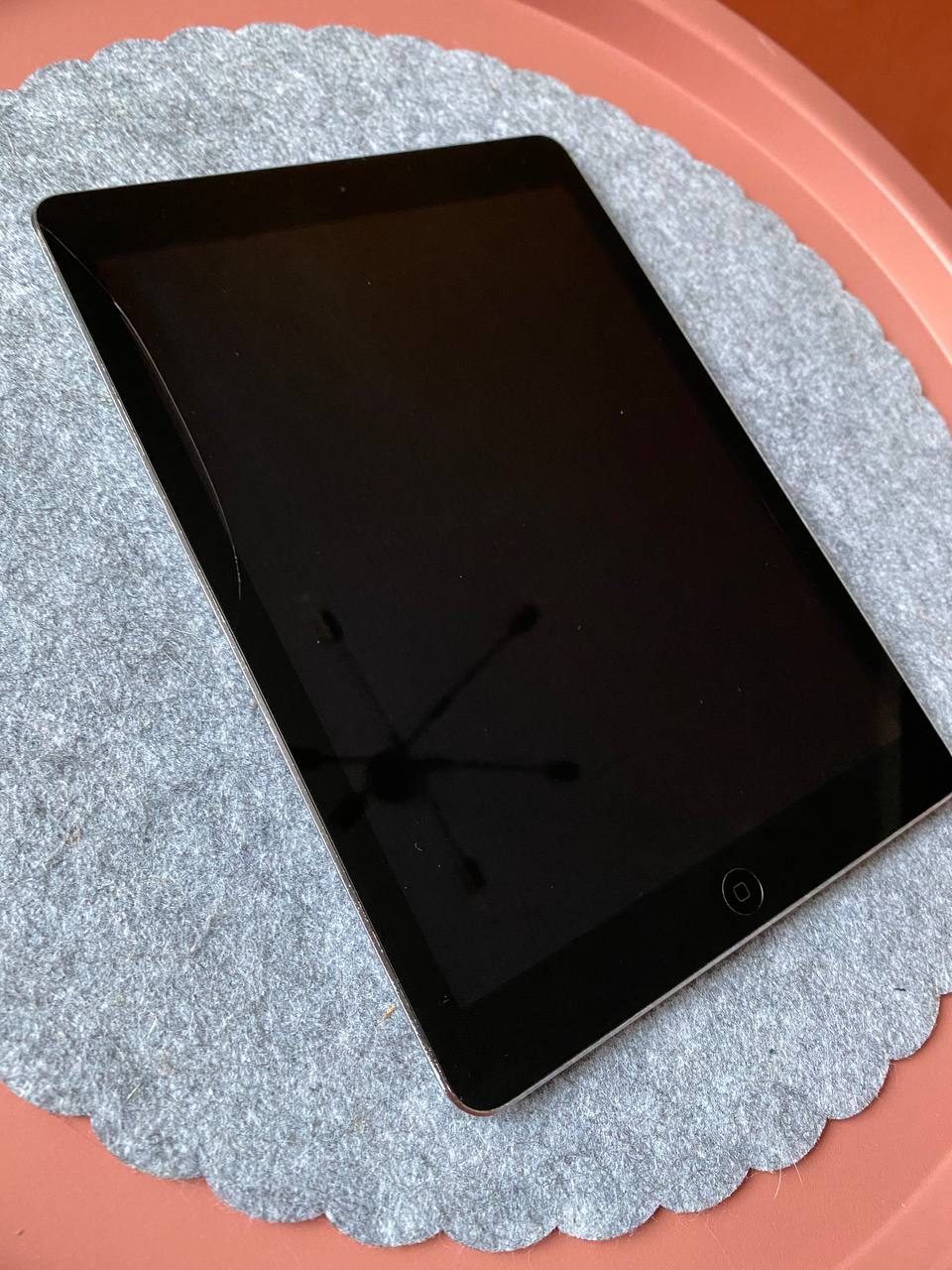 Apple iPad Air (A1475, Wi-Fi + Cellular)