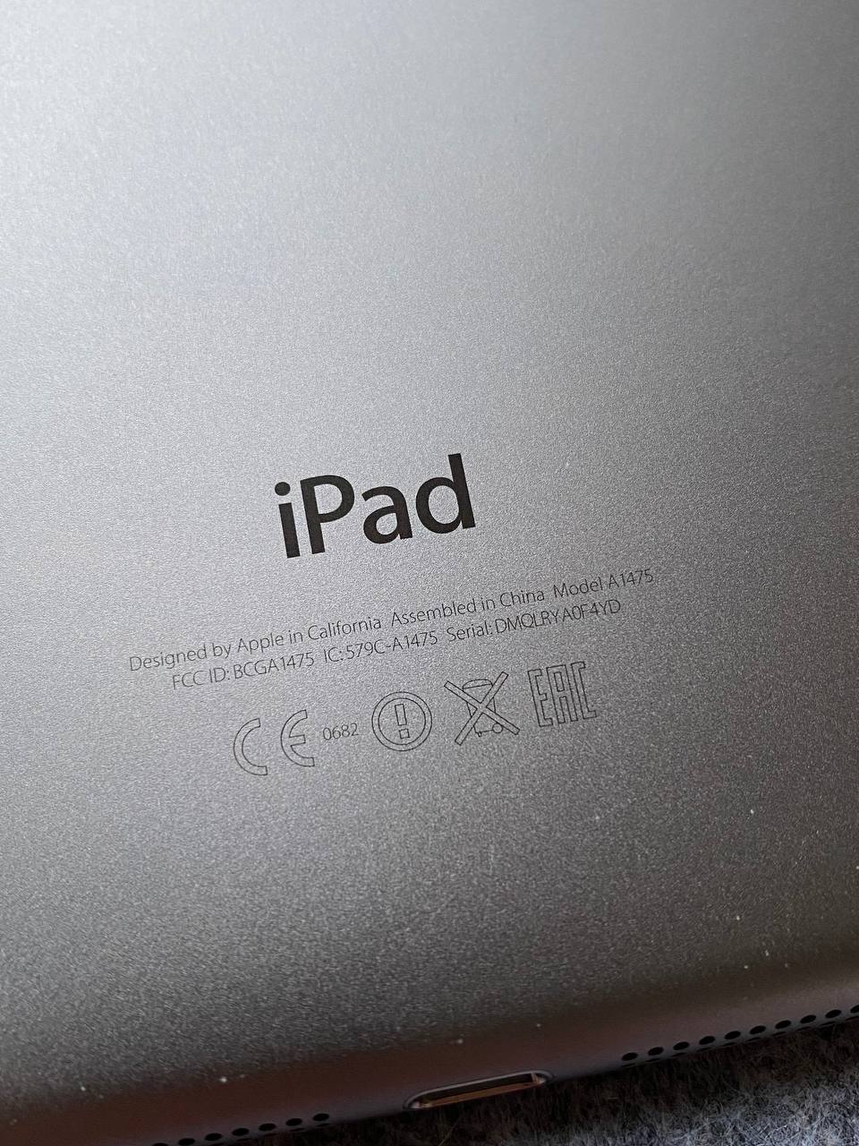 Apple iPad Air (A1475, Wi-Fi + Cellular)