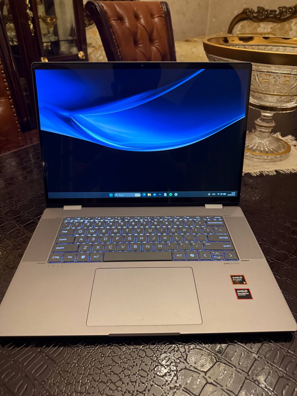 HP Envy x360 2-in-1 ноутбук 16" (Ryzen 5 8640HS, 8 ГБ RAM, 477 ГБ)