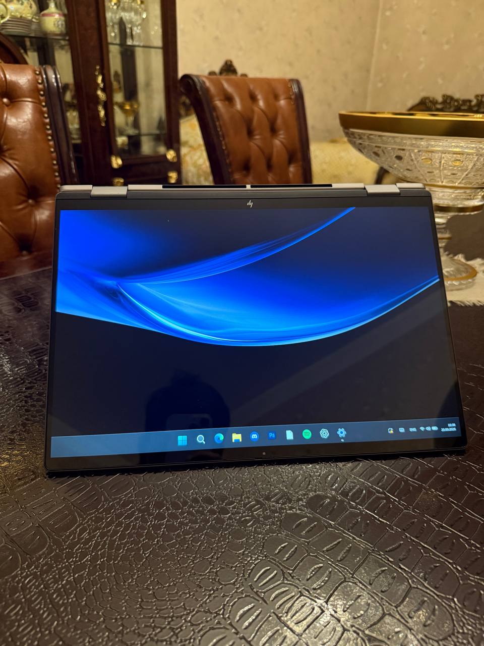 HP Envy x360 2-in-1 ноутбук 16" (Ryzen 5 8640HS, 8 ГБ RAM, 477 ГБ)
