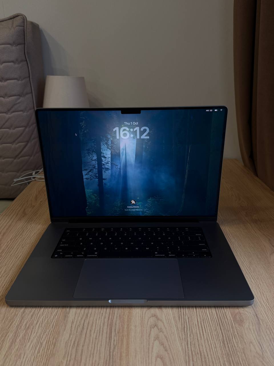 MacBook Pro 16″ M1 Pro, 16 ГБ / SSD 1 ТБ