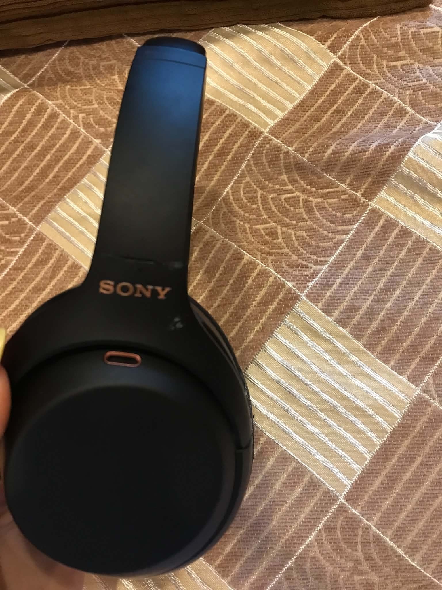 Наушники Sony WH-1000XM4