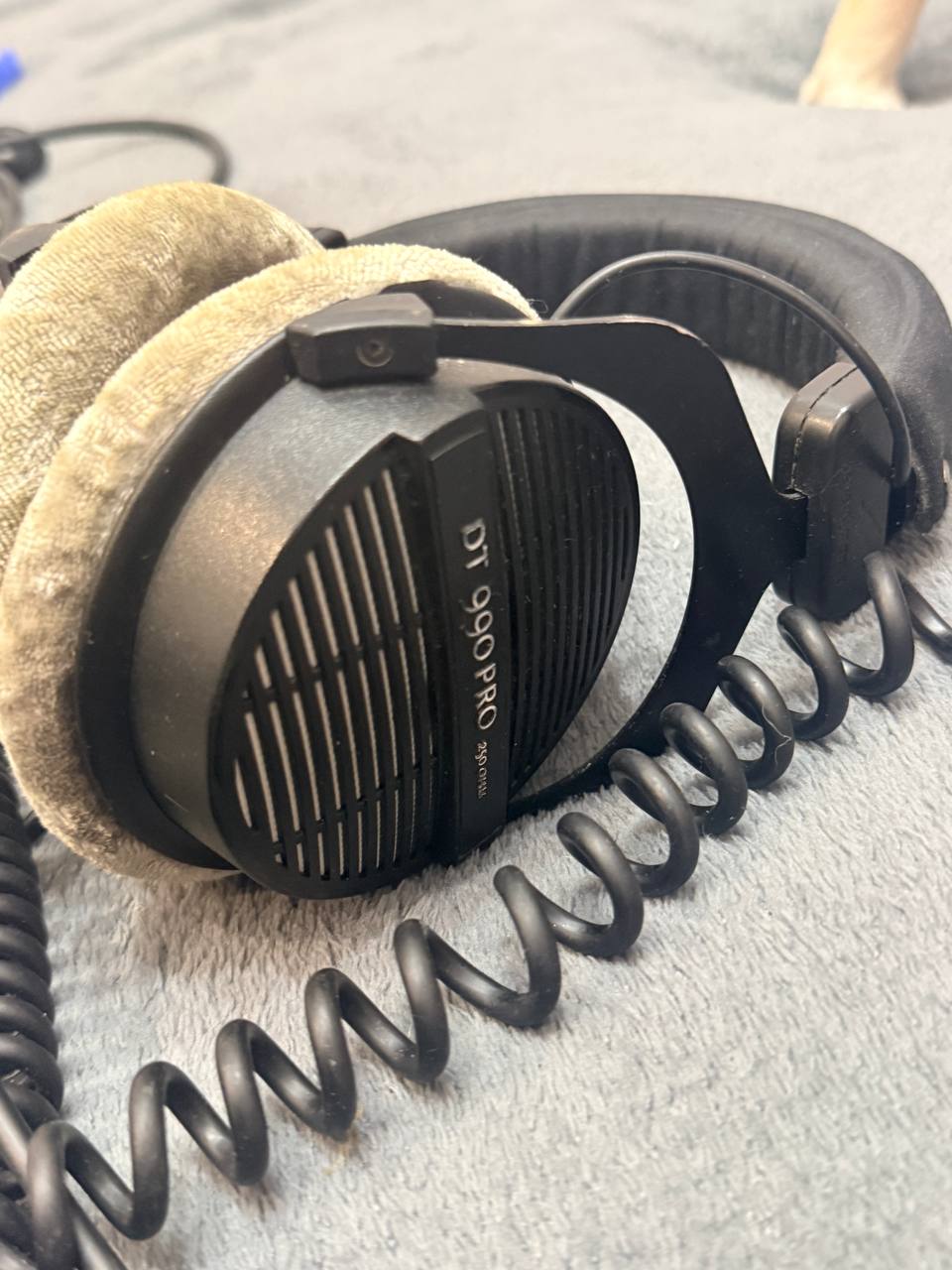 Сетап для звука/подкастов: Beyerdynamic DT 990 Pro + AKG P120 + Universal Audio 