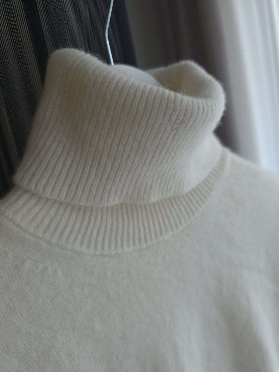 Шерстяная водолазка Uniqlo XS