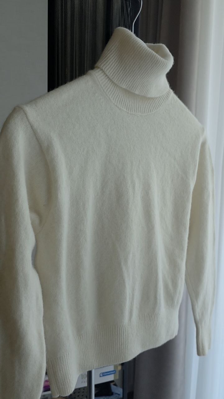 Шерстяная водолазка Uniqlo XS
