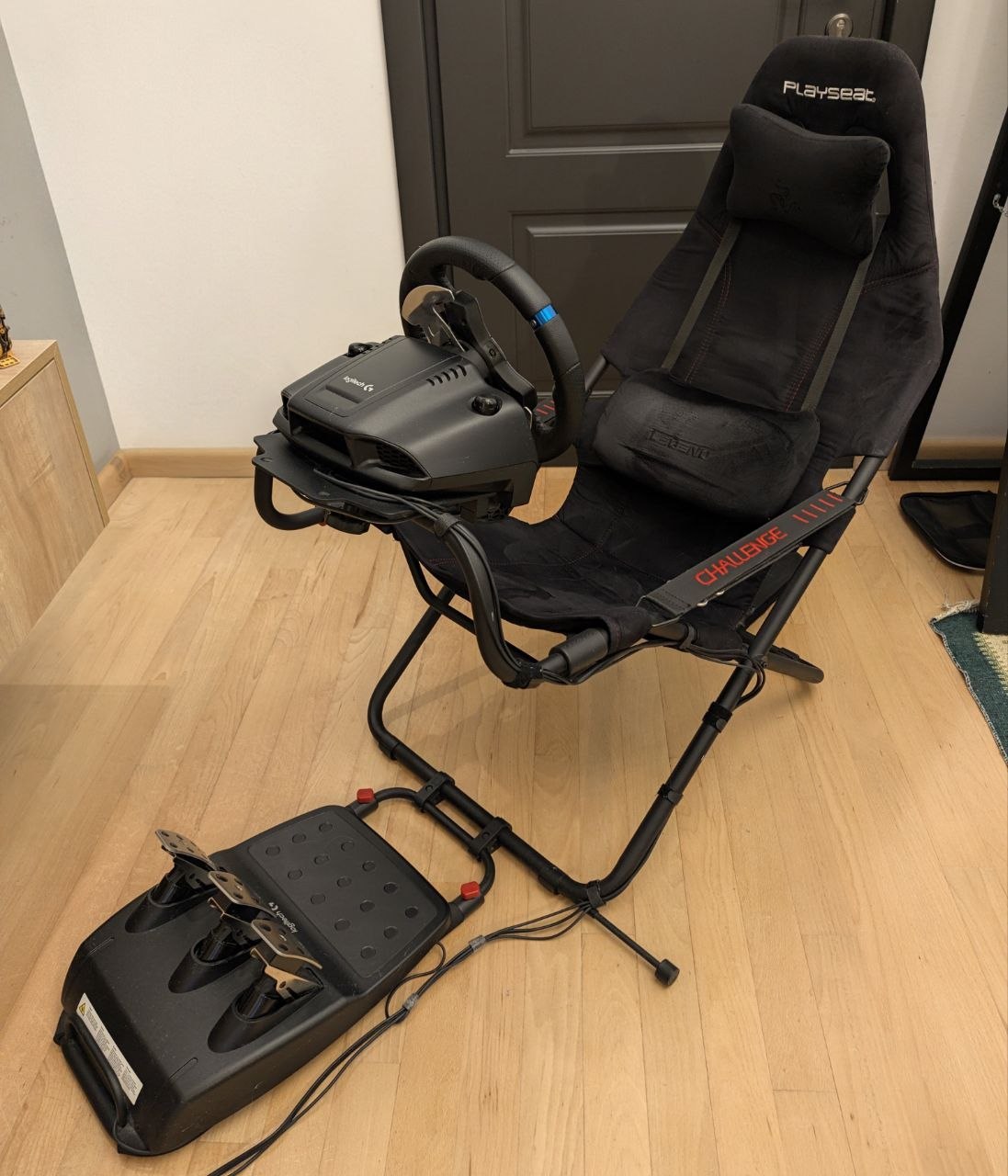 Руль Logitech G29 + кресло Playseat (комплект с педалями)