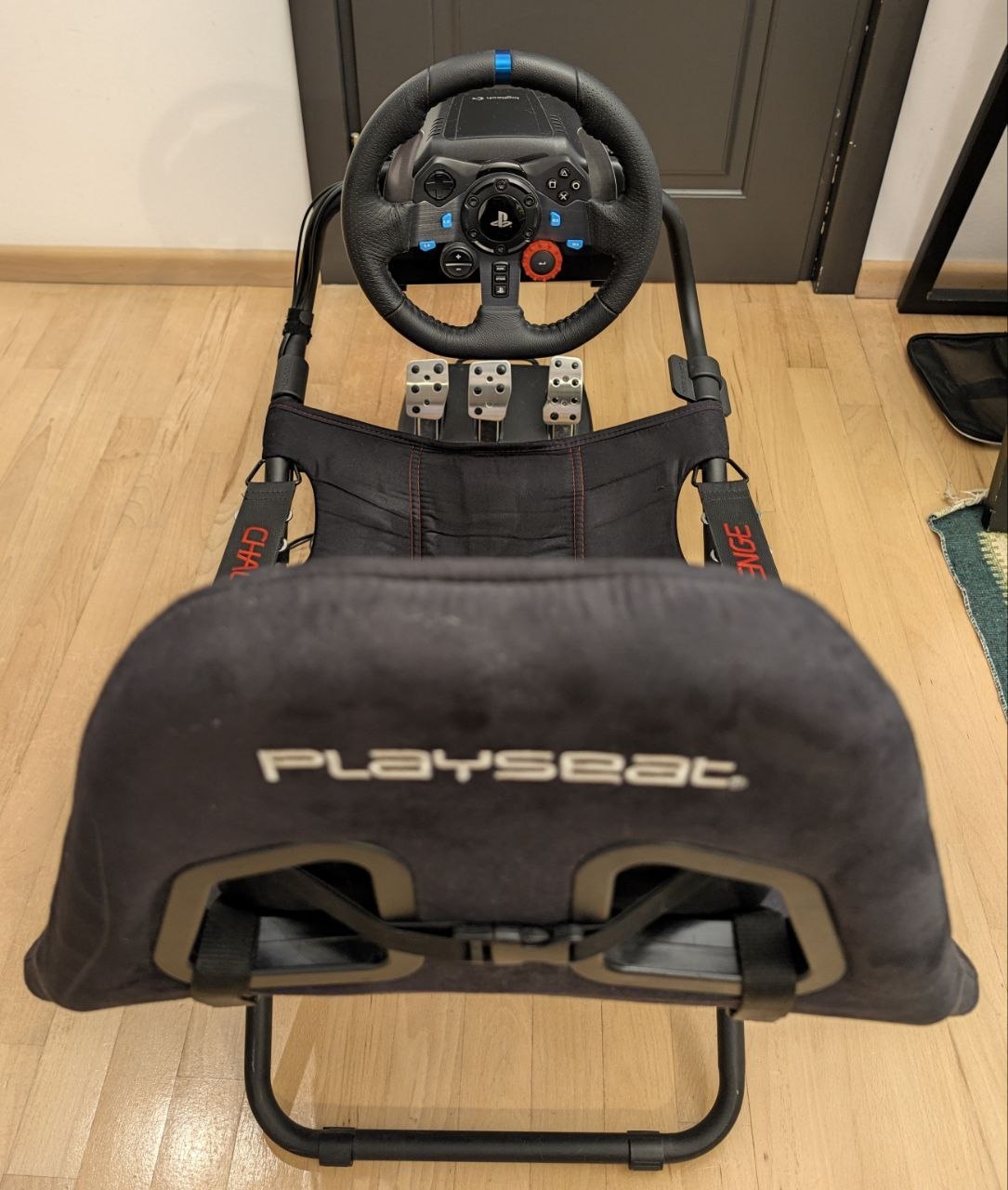 Руль Logitech G29 + кресло Playseat (комплект с педалями)