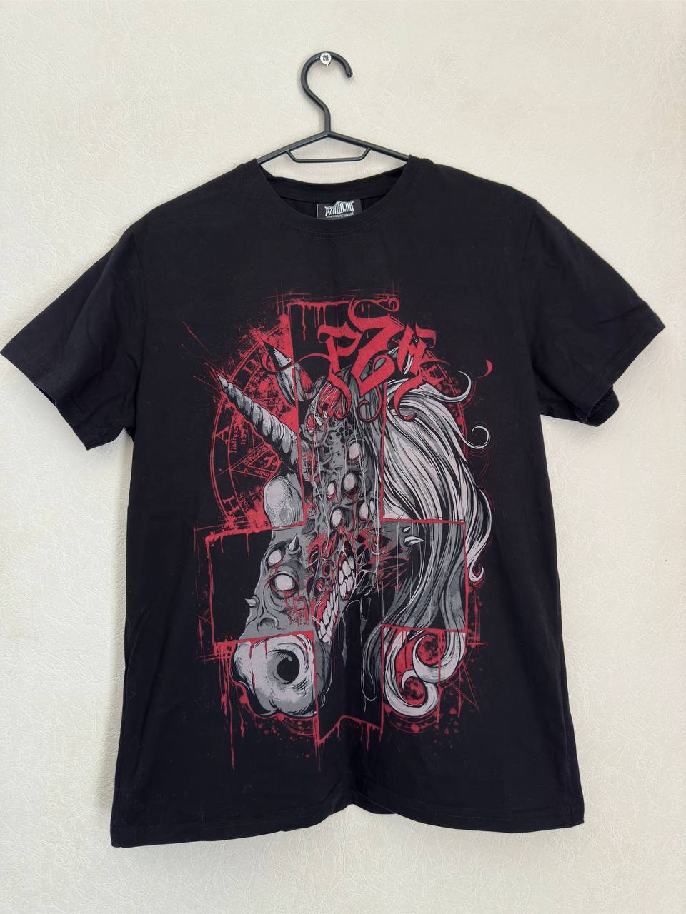 Футболка PZHWEAR с зомби-единорогом, размер M/L