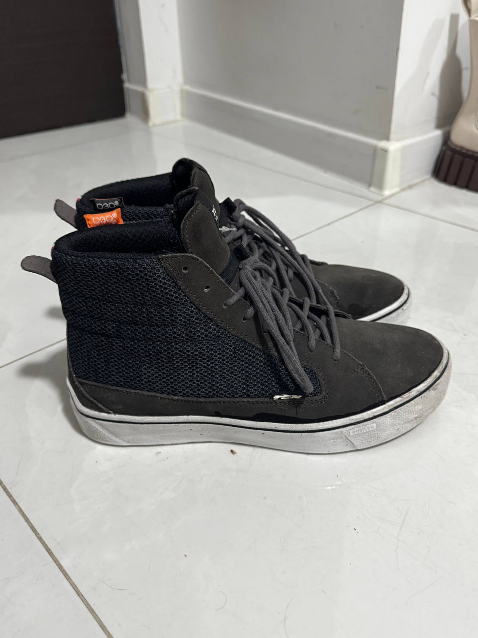 Мотоциклетные ботинки TCX Street 3 Air, размер 42-43