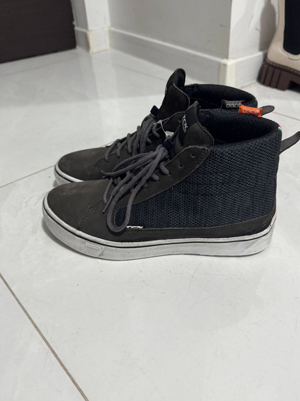 Мотоциклетные ботинки TCX Street 3 Air, размер 42-43