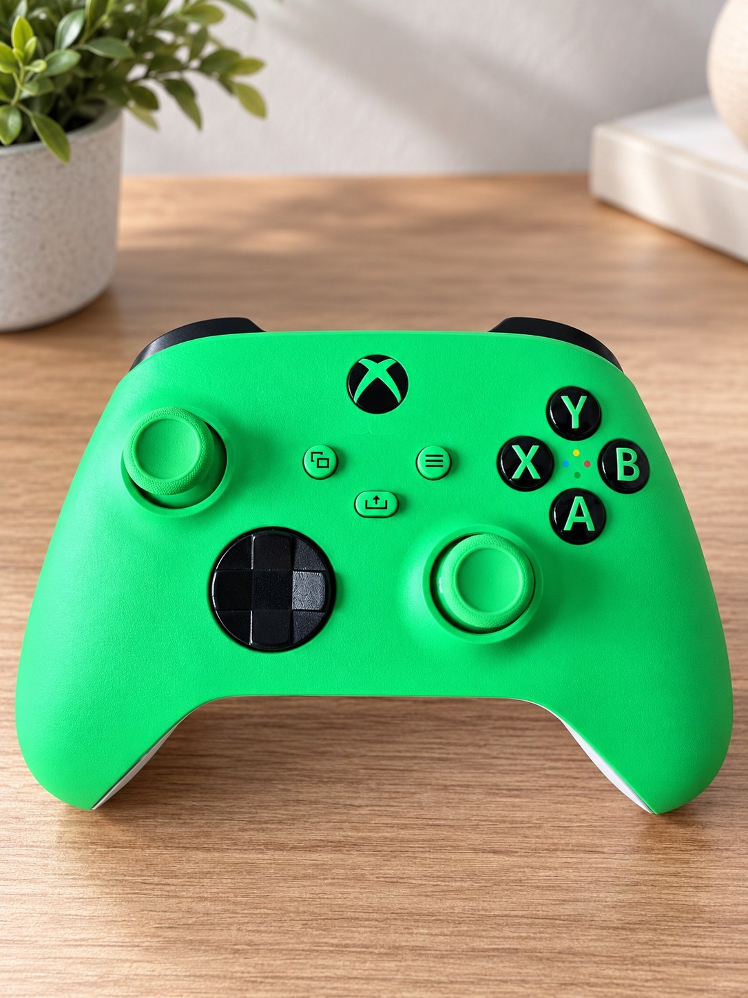 Xbox Series S 512GB + 2 джойстика + гарнитура
