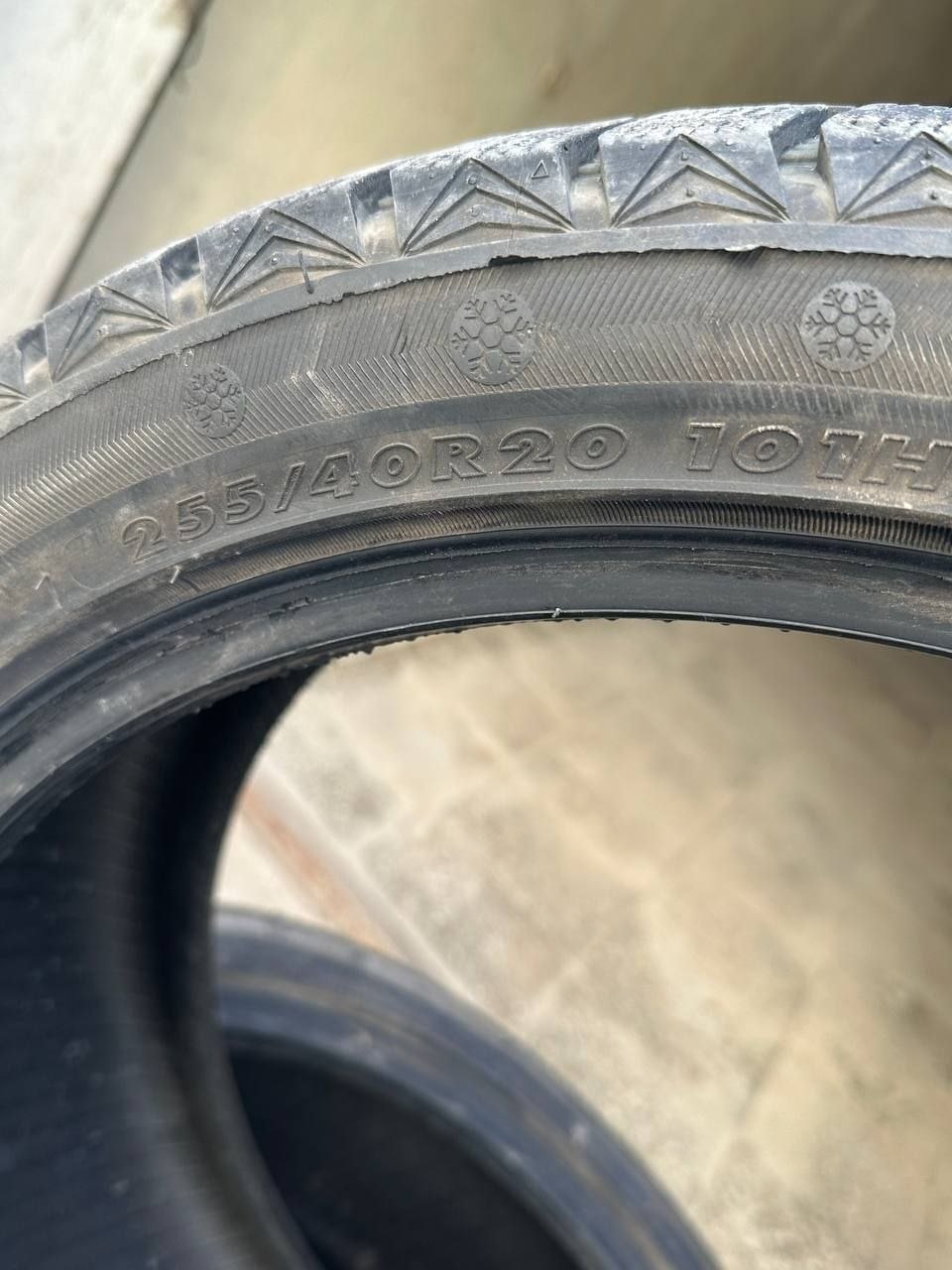 Шины 255/40 R20, новые