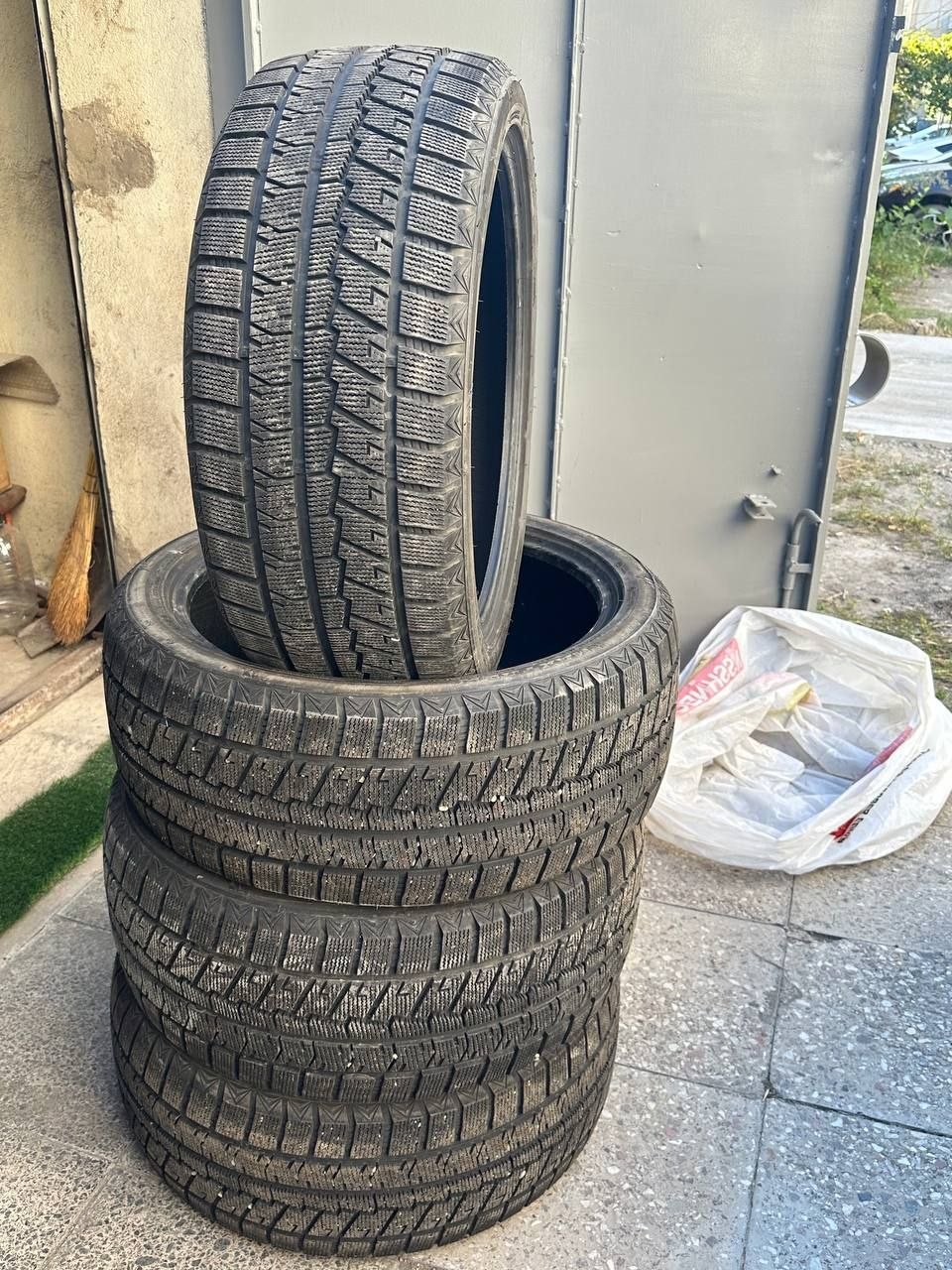 Шины 255/40 R20, новые