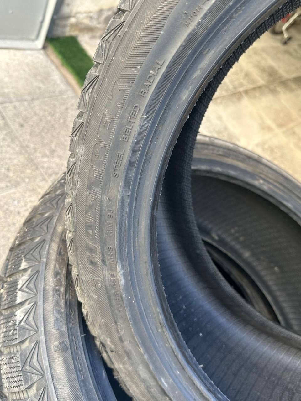 Шины 255/40 R20, новые