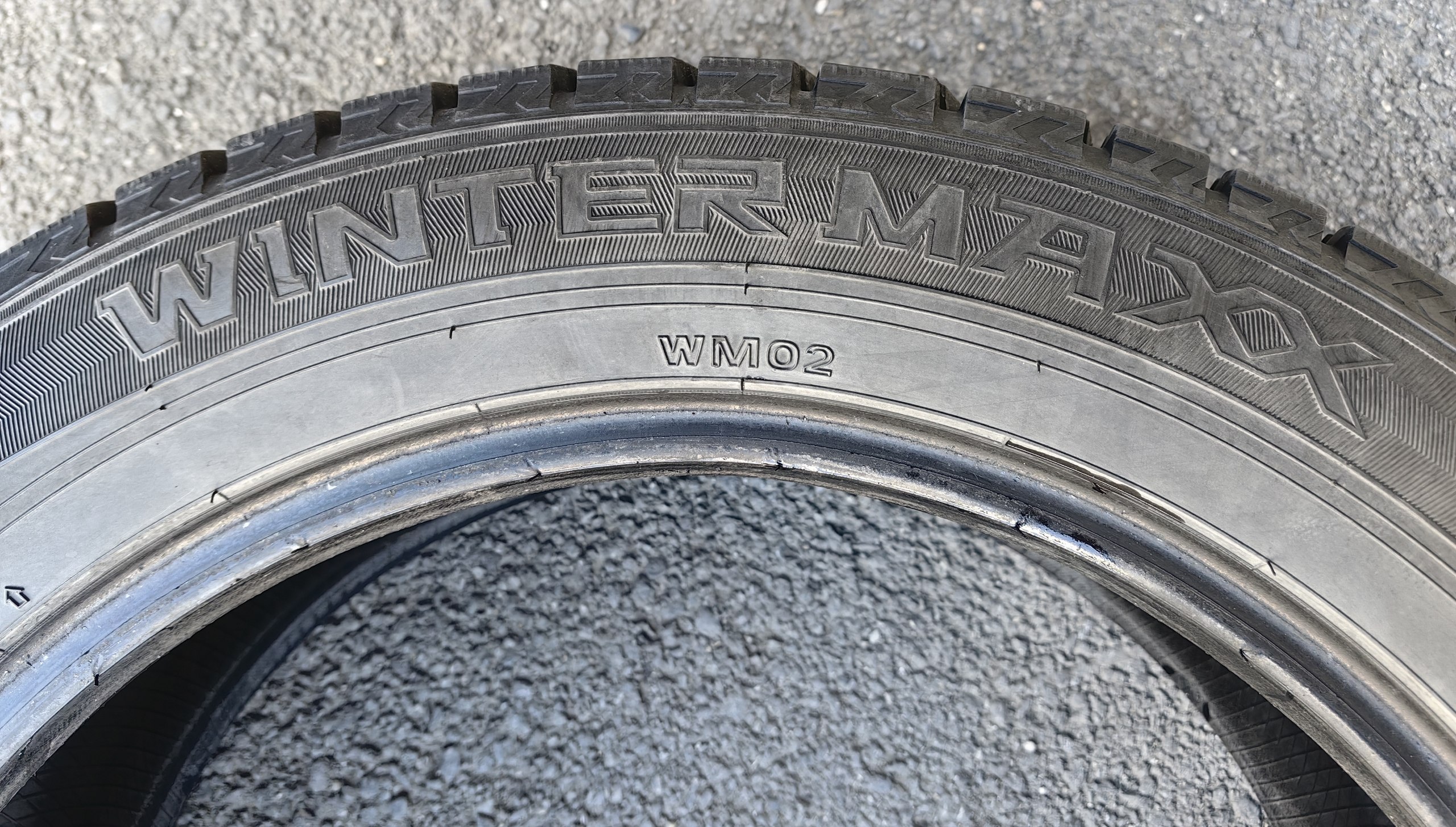 Комплект зимних шин Dunlop 225/55 R19 99Q (4 шт.)