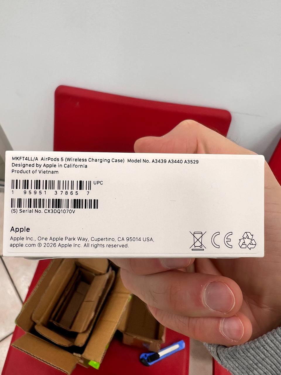 Apple AirPods 5 с зарядным кейсом