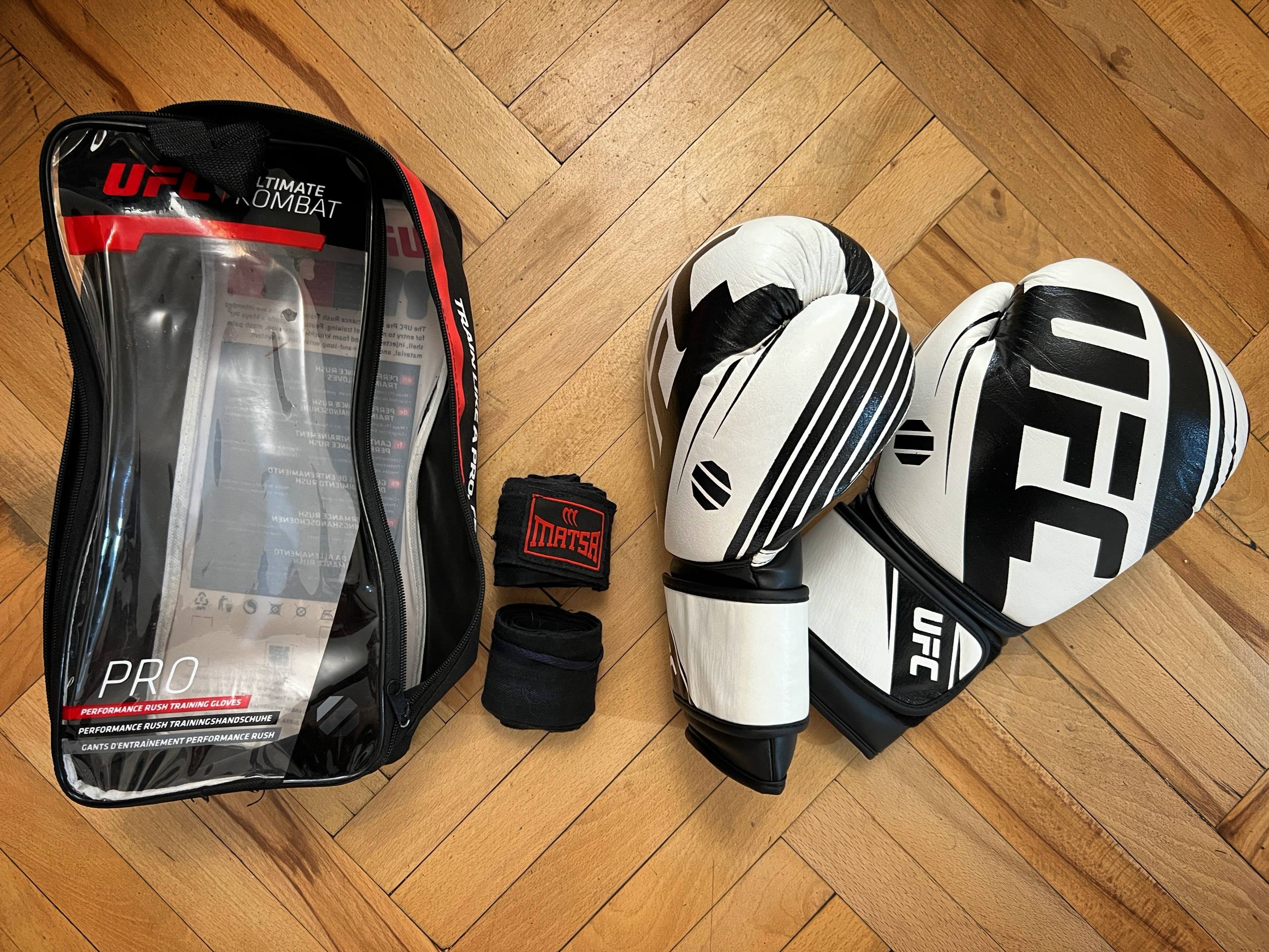 Перчатки для бокса UFC Pro 14oz + чехол + бинты