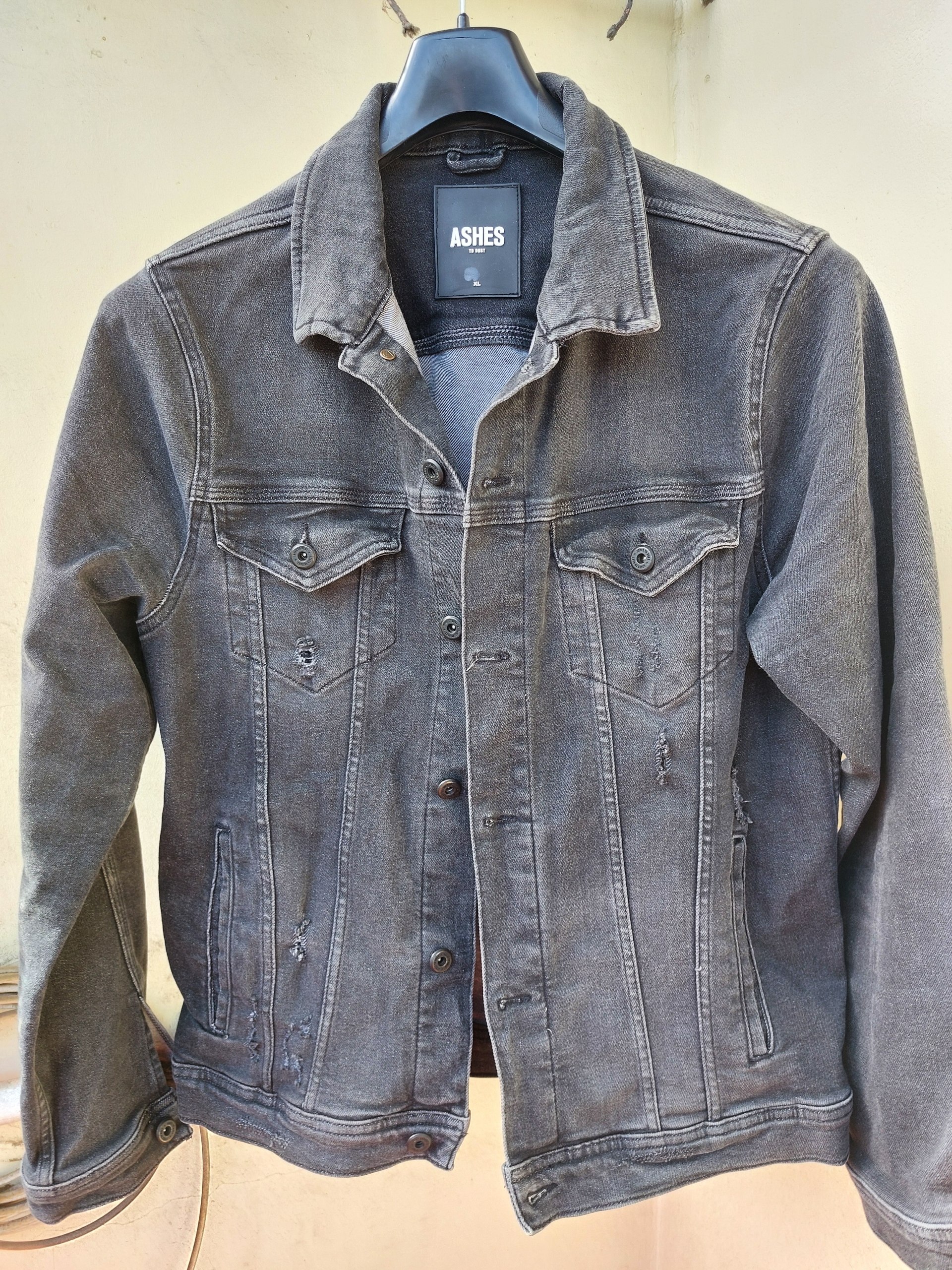 Джинсовая куртка, размер L-XL