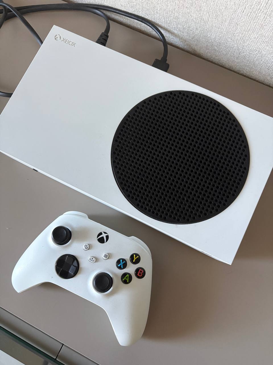 Xbox Series S 500 ГБ с геймпадом