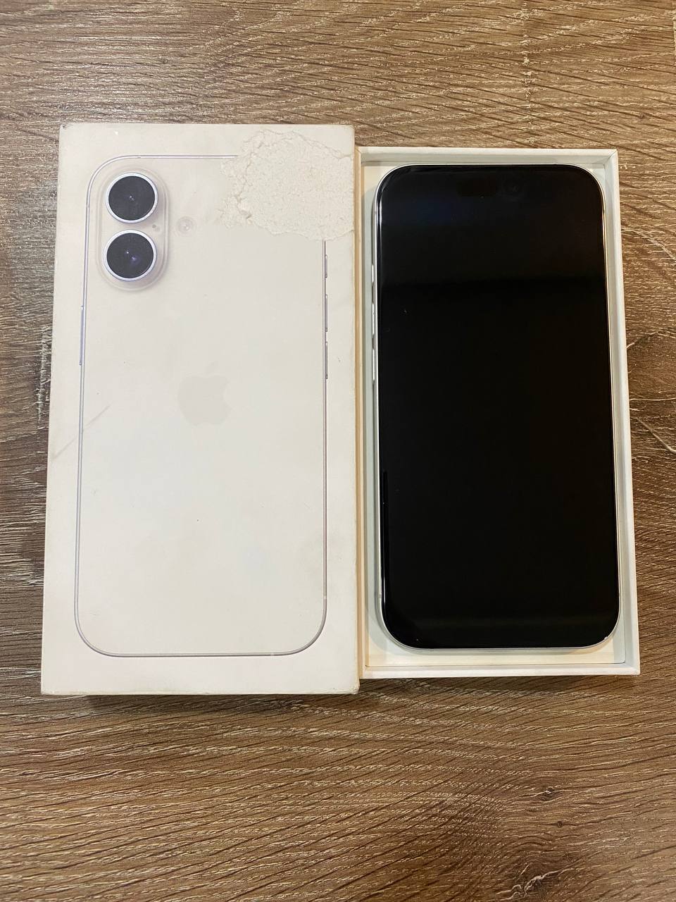 iPhone 16 128GB E-Sim