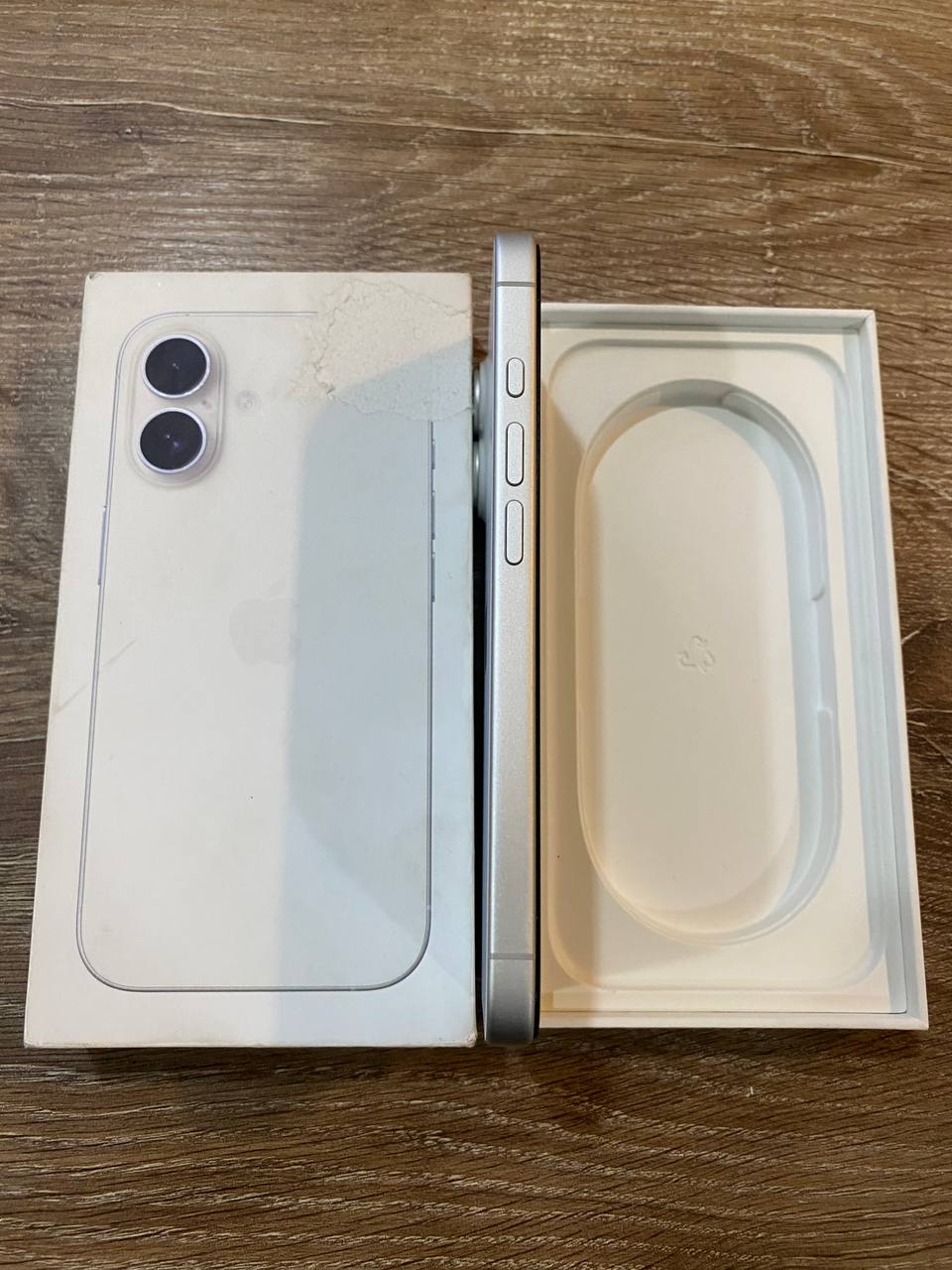 iPhone 16 128GB E-Sim