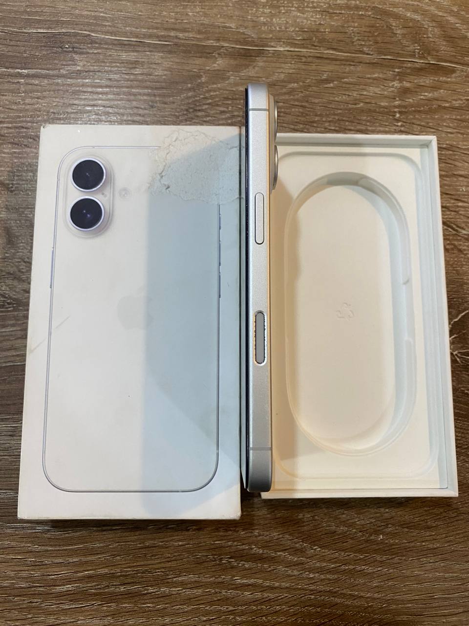 iPhone 16 128GB E-Sim
