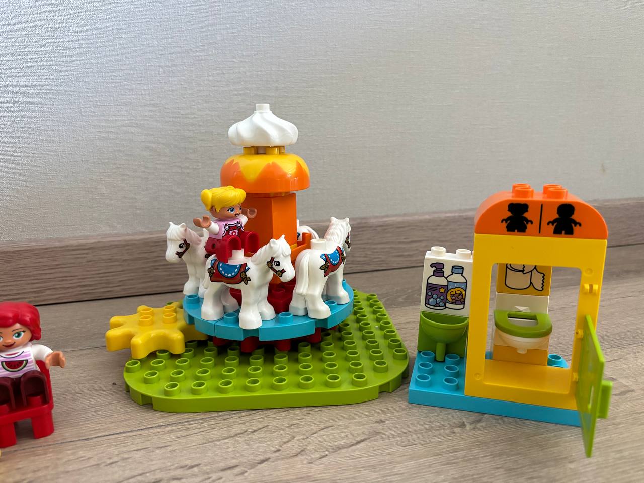 Lego Duplo парк аттракционов и паровозик